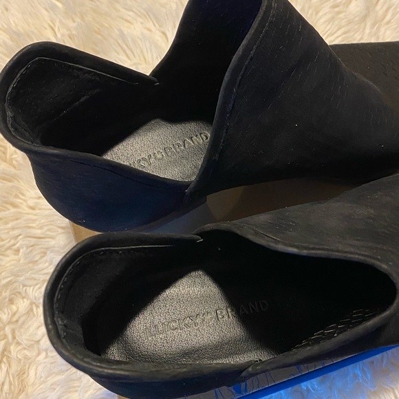 Lucky Brand Black Suede Booties Size 9.5M - Picture 6 of 8